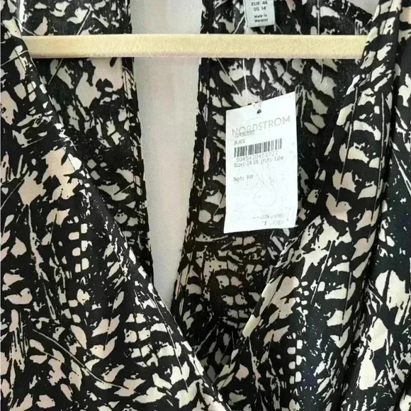 TOPSHOP Cut Out Shoulder Mini Dress ~ Mono ~14 ~NEW! - Picture 7 of 11